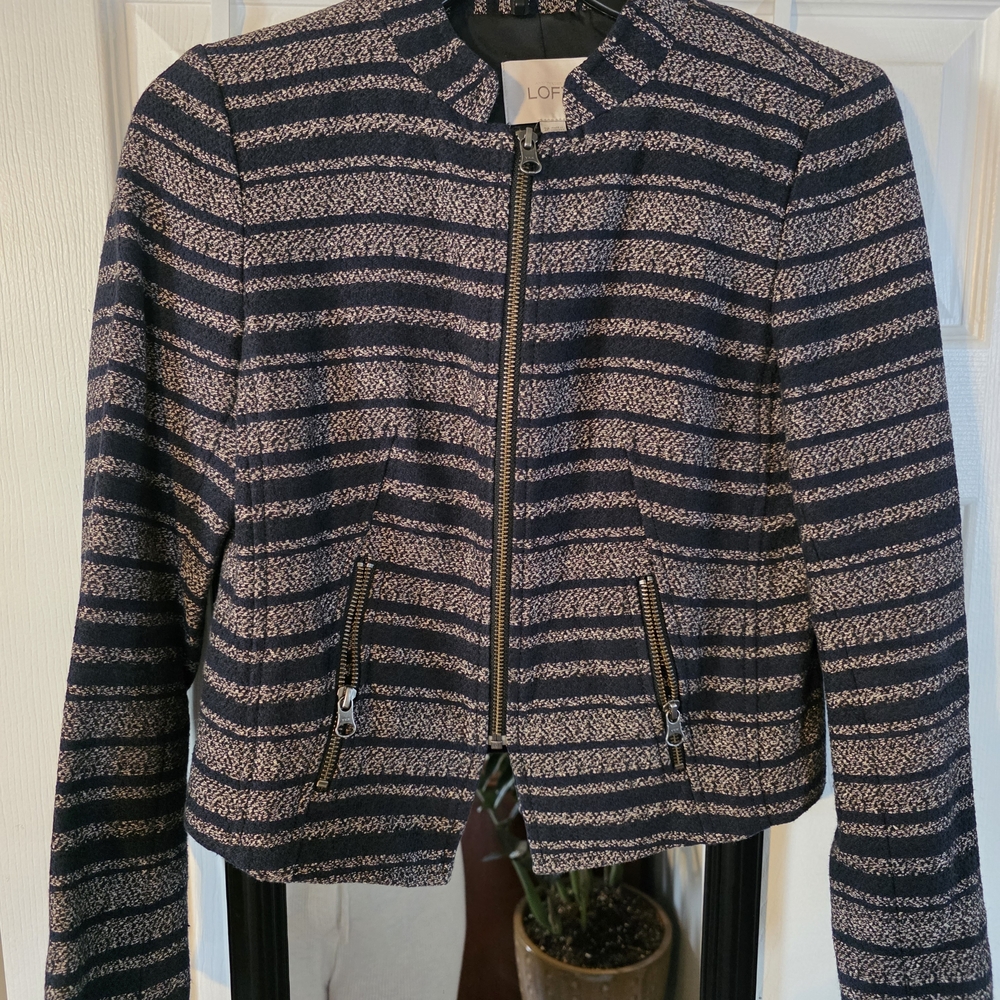 LOFT Women's Navy and Cream Striped Blazer